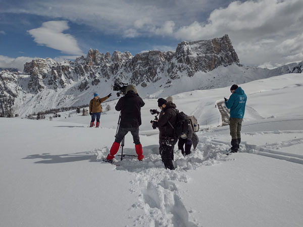 Immagine della troupe RAI mentre riprende il Prof. Marco Carrer